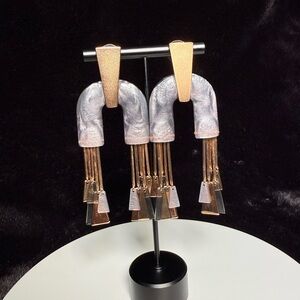 Kendra Scott Metallic Arch Statement Earrings with Gold Fringe ✨💫